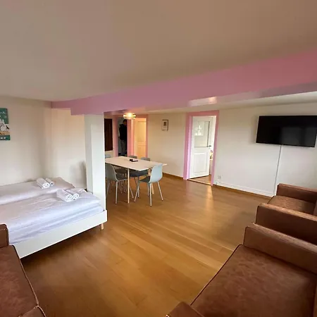 Апартаменти Hitrental Limmatquai
